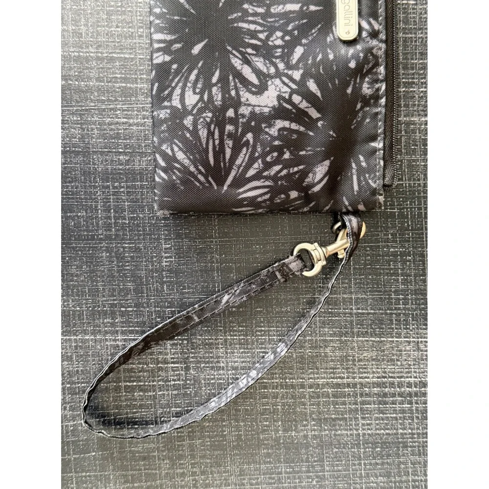 Baggallini RFID Blocking Wristlet Wallet Black Gray Floral Burst Nylon Pouch